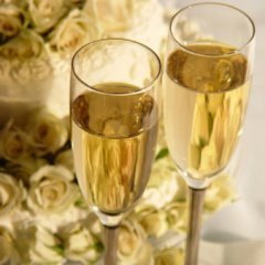 Bolo com Champagne – Uma recepção de casamento simples e prática