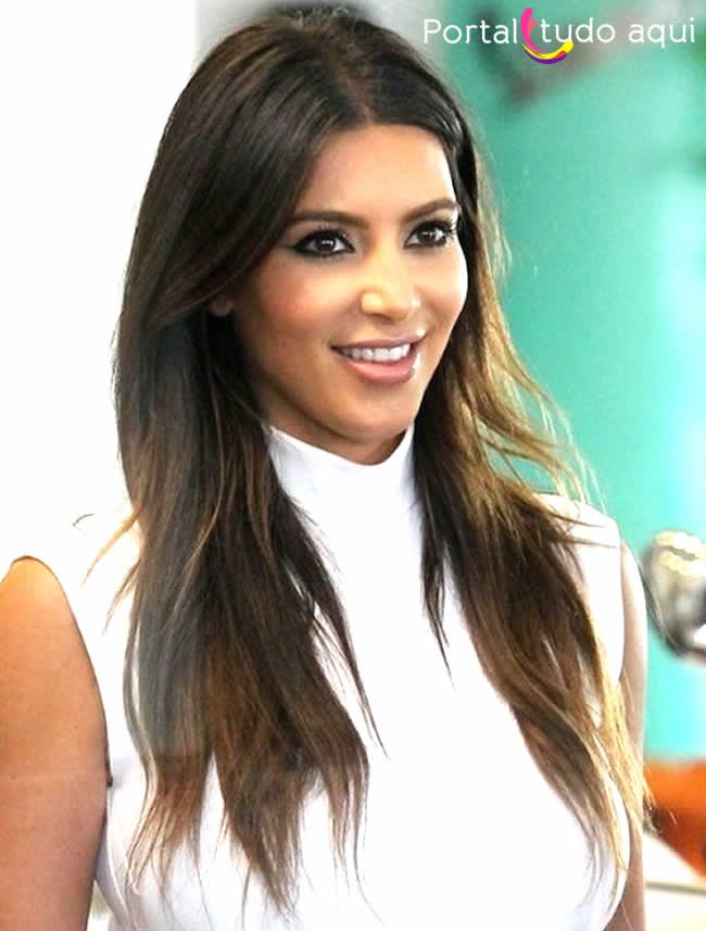 corte longo clássico Kim Kardashian