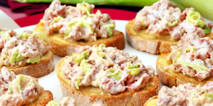 Bruschetta de linguica