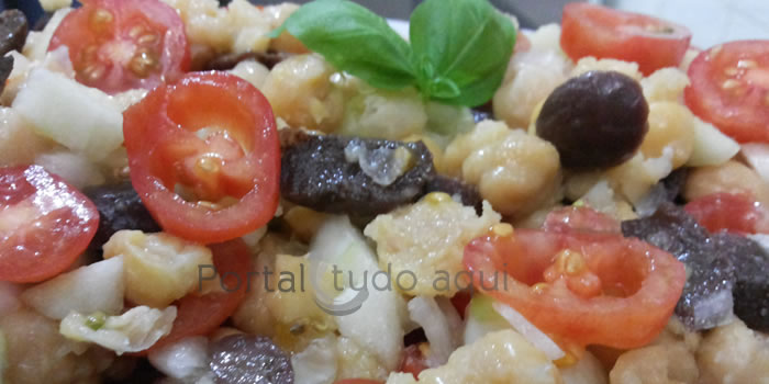receita-fit-salada-de-grao=de-bico-pta